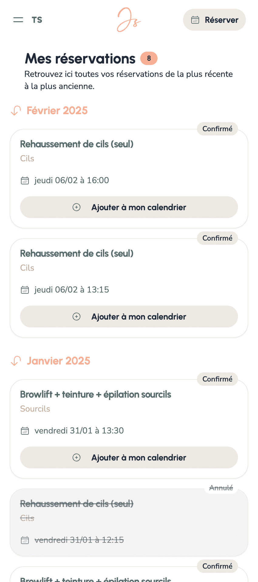 Vue rapprochée de l'espace client : historique des réservations avec leur statut.